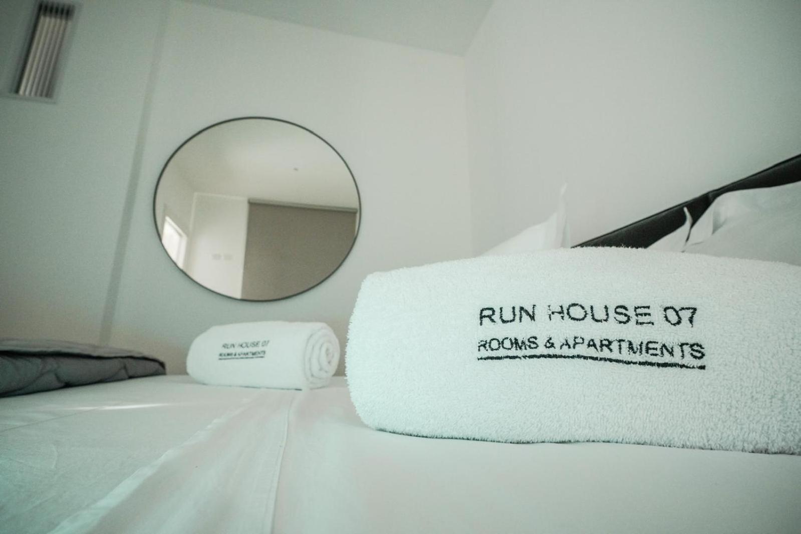 Run House 07 Rooms & Apartments Cassano delle Murge Εξωτερικό φωτογραφία